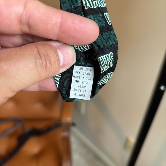 Green Bay Packers Patterned Tie - Picture 3 of 5